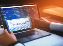 美联储降息概率狂飙！美股、黄金集体拉升！